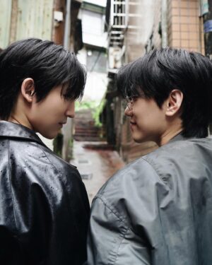 Kurt Huang Instagram - 小時候你們把我帶回家

長大了
換我帶你們回家