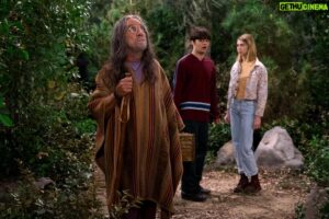 Kurtwood Smith Instagram - 2 day countdown…stills from #that90sshow on @netflix to hold you over.