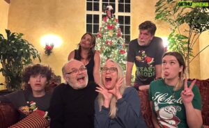 Kurtwood Smith Instagram - I hope your holidays are going as well as ours…Merry Christmas 🎅🏻🎄and Happy New Year!🥳 Be safe and have fun with your family and friends.