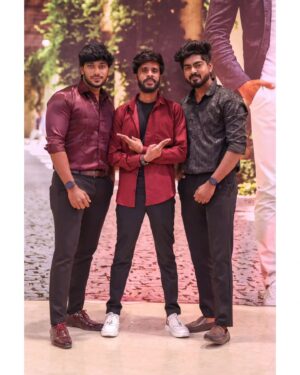 Kutty Gopi Instagram - We will always be best friends until we are old sensile Then we can be new friends 🫂👬 
 Pc: @kk_stills 
Mua:@s2_bridal_studio 
Venue:@aerohub_chennai 
#friends #aero #aerohub #events #stylish #style 
#model #modelling #show  #mcking #vjkuttygopi #adadei #gopi #instagram