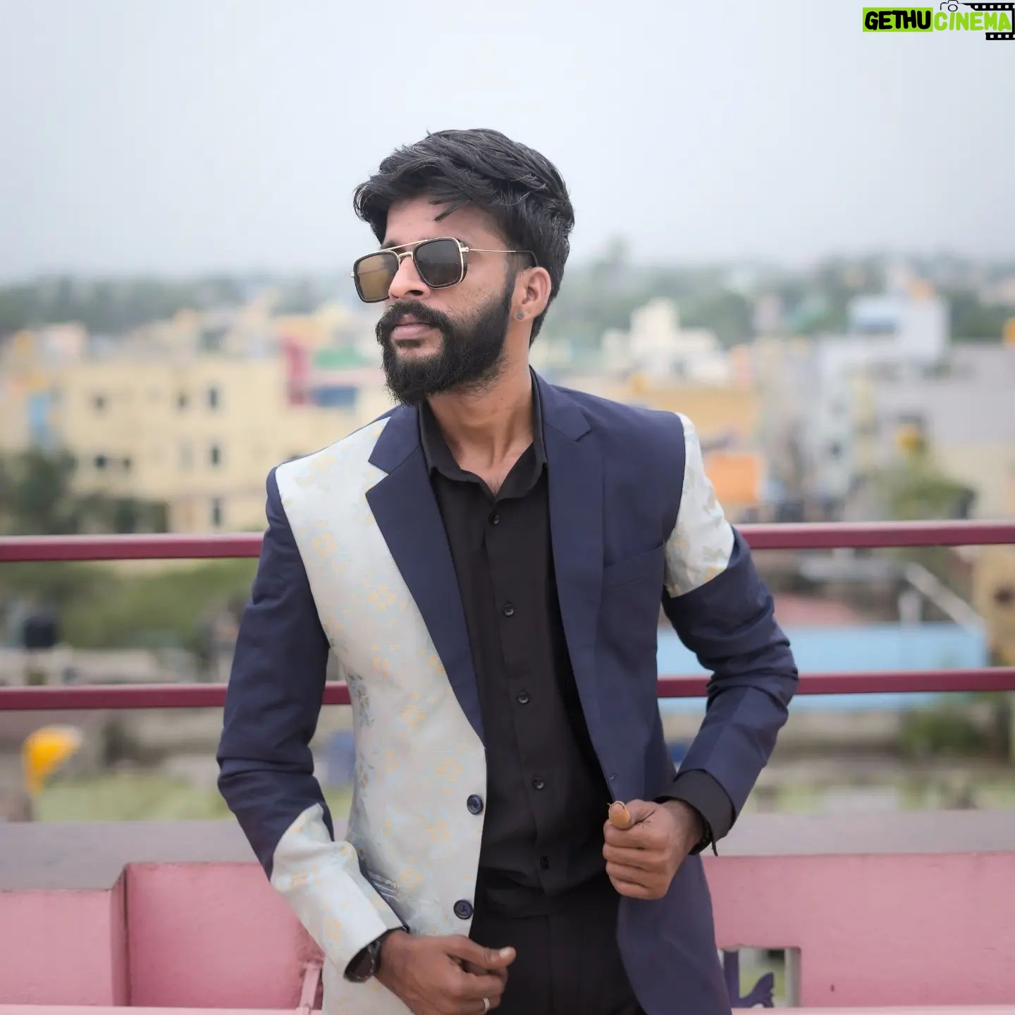 Kutty Gopi - 840 Likes - Your success will be determined by your own confidence and fortitude 💙🖤🎬
Styles:- @_unforgettablesoul_
Photography:- @iam_mahendran_