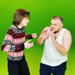 Kuzma Gridin Instagram - Здравствуйте, дорогие друзья! Поздравляю всех с Новым годом, не хотелось негативом заканчивать, но вынужден придать огласки ужасающую ситуацию, которая просходит последний год. На протяжении последних нескольких лет, меня преследует, не побоюсь этого слова - бандит. Никита Кадников (этот щенок в сети известен, как Мастеров) не успокоился после того, как с ним провели профилактическую беседу представители правоохранительных органов, поэтому обращаюсь к родителям этого отморозка! Поговорите с сыном! Это пора прекращать. На фото зафиксировано очередное преступление со стороны Кадникова, отбирает у меня деньги.