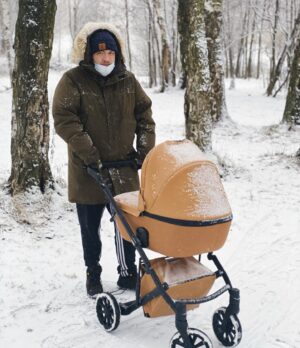 Kuzma Gridin Instagram - Ой, а я вообще с малышом на руках зарабатываю. 30 - 40 000 в неделю. Разобрался за пару минут, можно даже со смартфона, ничего сложного нет: достаточно просто иметь доступ в интернет, пару часов в день и желание зарабатывать!