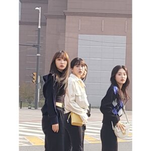 Kwak Si-yang Instagram - 드라마 아이돌
벌써 오늘이 마지막 방송이네요
저녁 11시 JTBC 에서 만나요 ❤

민규 은상 서후 은기 준영
희연 소정 소은 솔빈 지원

세하형 재준이형 
정웅인선배님
수인누나 유진이

와..진짜 다 쓰고싶은데
못써서 아쉽네요.. 

노종찬 감독님
정윤정 작가님

감사했습니다. 또 만나요 우리 ❤ 

시양팀 고생했어요 ❤