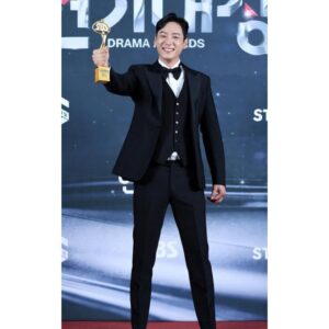 Kwak Si-yang Instagram - 감사합니다 👍 
다들 새해 복 많이 받으세요 ❤