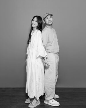 Kwon Da-hyun Instagram - 8번째 결혼기념일.
2023년 10월 2일❤️.
조금전 한국와서 함께 보낼수 있음에 감사😊.
정신없이 찍은거에 비해 굿✌🏻.
27개월 사랑둥이 최이든과❤️.

#결기#포토매틱#이든이#스위치#못누르지못하게해서#삐짐#귀여움#2023#1002#내년에도#찍자