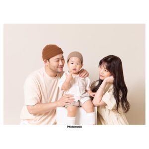 Kwon Da-hyun Instagram - 7주년 결혼기념일사진&이든이❤️.
연인에서 부부.
그리고 아빠 엄마가 된 우리.
할머니 할아버지 될때까지 티격태격 알콩달콩 잘 지내보자.

#7주년#결혼기념일#행복하게#사이좋게#함께하자#이든#잘하네#15개월아기