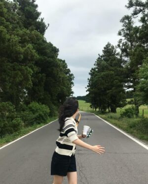 Kwon Han-sol Instagram - 조금 신기한 계획의 제주도와 아보카도 분갈이