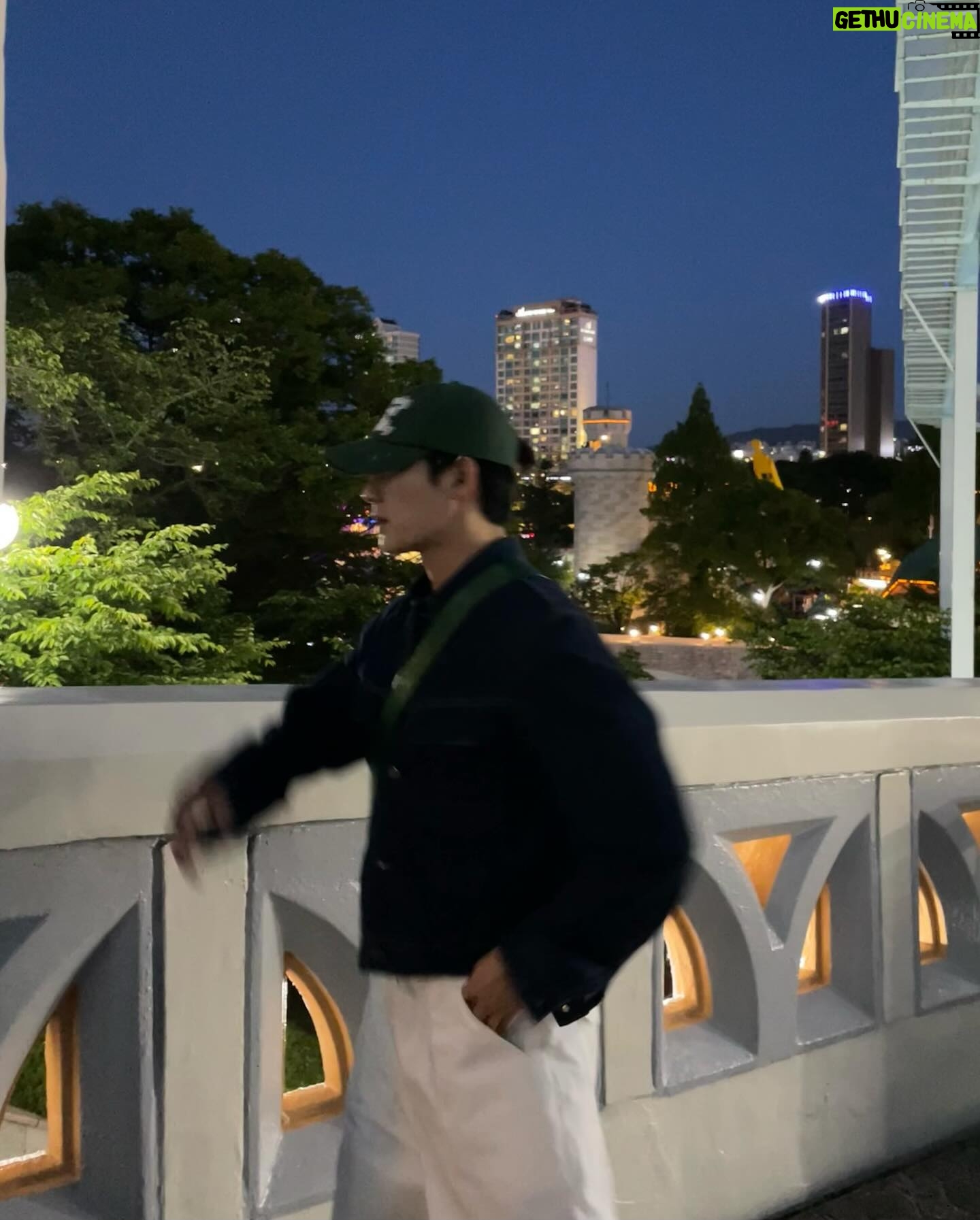 Kwon Hwa-woon - 21.2K Likes - 한 주 시작 즐겁게!