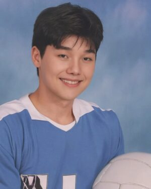 Kwon Hyuk-soo Instagram - Happy Korean Thanksgiving🦃
Hyuksoo from LA, 2005

#LA #thanksgiving #graduation