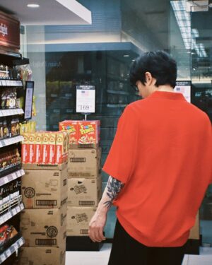 Kwon Jeong-yeol Instagram - 마닐라에서 스케줄 종료 후에 찾아간 곳.. 공개합니다 🛒🍉🍜
So where did he go after Wish Radio,,? 🛒🍉🍜 

#10CM #십센치 #권정열 #10CM_in_PH