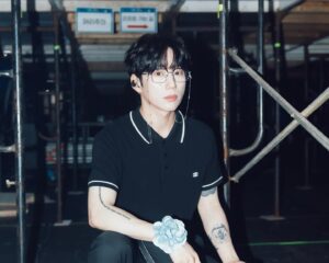 Kwon Jeong-yeol Instagram - [📸]
<9 1>의 감동이 다시 느껴졌던 10CM의 뷰티풀 민트 라이프 무대!
열정적으로 함께해 준 센치너와 관람객 여러분들 모두 뜨거운 공연을 만들어주셔서 감사합니다!

Thank you Centiner and everyone who joined all together for 10CM’s Beautiful Mint Life 2024! 

#10CM #십센치 #권정열 
#뷰민라 #뷰티풀민트라이프 #BeautifulMintLife #BML