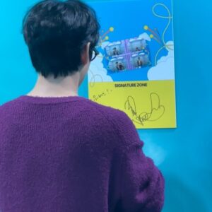 Kwon Jeong-yeol Instagram - 위버스콘에서 뜨거운 날씨에도 함께해주신 센치너 분들과 관객 여러분 모두 반가웠습니다❤️‍🔥 

Thank you Centiner and everyone who joined on Weverse Concert today beating the heat together! ❤️‍🔥

#10CM #십센치 #권정열 #위버스콘 #WeverseCon