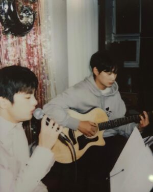 Kwon Soo-hyun Instagram - 띵가띵가🎼 🎤🎸