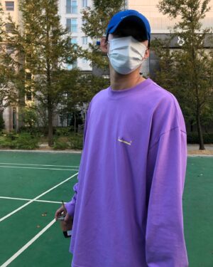 Kwon Soo-hyun Instagram - 아이스크림🍨사고 신나서 집 가는 길 
하루종일 #청춘기록 봐야징 

OtvN에서 12시5분 부터 1~8회 연속 방송 한대요!! 연휴 막바지 건강하게 집에서  청춘기록과 함께 👍🏻