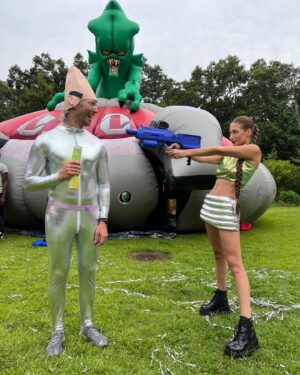 Kyle Cooke Instagram - A day in the life…👽 👉🏻