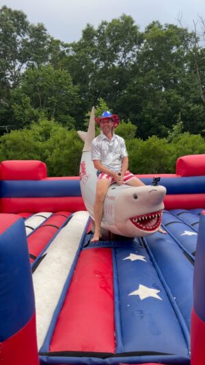 Kyle Cooke Instagram - Happy 4th ‘Murica 🇺🇸🦈 #sharksfriendsfamily