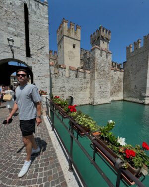 Kyle Cooke Instagram - Personal tour of Lake Garda from the Italian stallion himself @andreadenver