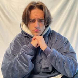 Kyle Meagher Instagram - Yoooooo I got some new music out Friday :) 

#AnythingAnymore #NewMusic #music #musician #musicvideo #YallBoutToWatchTheComfiestVideoOfAllTime #LazySong