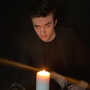 Kyle Meagher Instagram - Lightin’ up a candle :) 
New music Feb. 14! 
Guess the song title! 

#newmusic #music #musician #MoreInfoSoon #NotMyBirthday #IJustLikeCandles