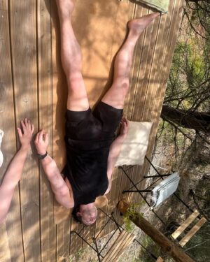 Kyle Pryor Instagram - What an awesome retreat @thelemonlodge.pt 🍋 working through the @iceman_hof method, a total game changer, especially the breath work! 

I had been cold showering through the UK winter so the cold wasn't as bad as I thought it would be, I'd recommend anyone to try this and get stuck in. 

Big thanks to our hosts and @alex_vliege for guiding us through the process and bringing the good energy

🔥❄️