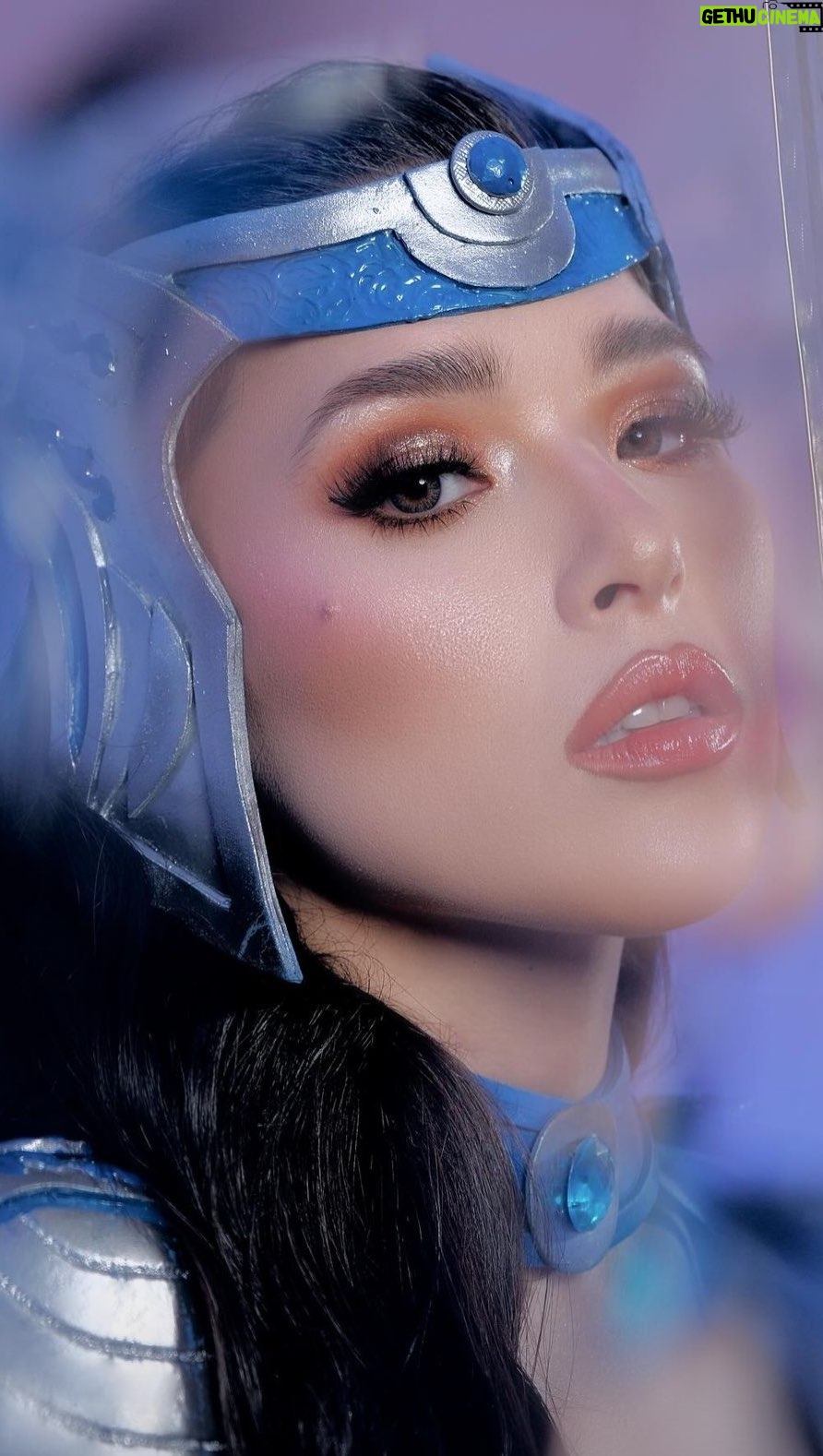 Kylie Padilla - 144.7K Likes - CHALLENGE ACCEPTED my dear Alena, @gabbi 💚 🌬️💙 The blue one, e corrie diu Amihan. I just needed any excuse to step into her shoes again. 💙
Kayo naman @glaizaredux & @sanyalopez 🤎❤️
Thank you for the shared vision team 💙💙💙
Producer/Creative Director @iamjpyu @iamhoso
Director @r.adriantr
Video @zaire.creatives
Assisted by @_jccalera.official
Hair @muamarloncanas
Mua @chadrogynoushmua
Stylist @kitkatmelo
Crown and earings @christophermunar
Warrior outfit : Khandie Segovia
Location @jmmstudiomain
Assisted by @yuxrean