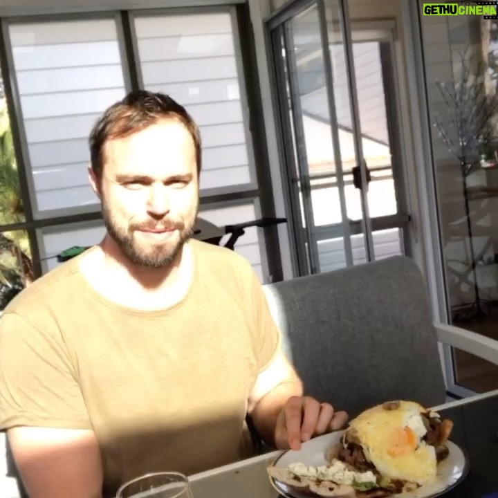 Kym Jackson - 233 Likes - 😻😻😻
#valeninesday #myvalentine #happyvday #epicburger #burger #burgerlover