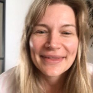 Kym Jackson Instagram - Then, after my surgery for stage 4 endometriosis and two rounds of egg freezing, we embarked on five rounds of IVF… 

Soooo many injections…

It wasn’t looking great. The embryos we tested kept coming back saying “nope your body isn’t up for that anymore”.

A five week pregnancy ended on your birthday last year so we pretended everything was fine for an extra day or two to keep the birthday fun going. 

We would make videos to our future children every time we went in… and just kept believing.. 

I even did one of the transfers last December while I was in LA without you…  that one didn’t take at all. 

I started doing acupuncture twice a week, did the celery juice cleanse for 4 months, taking biohacking supplements like NAD precursors, N Acetyl Cystine and @mitoq and oh the vitamins and herbs… omega 3, myo-insitol, pycnogenol, weird Korean spleen health pellets, prenatal multis, pre-biotics, probiotics, collagen, hormone blockers for the endo, and daily HGH injections with every cycle that made my joints feel like I was 70…

#ivf #endometriosis #husband #thestoryofus #storyofus #accupuncture #makingbabies #babymaking #rainbowbaby #pregnantat40 #mitoq #nad #husbandface #fertilityjourney #fertilitydiet #injections #hgh #fertilitytreatment #biohacking #biohackingsecrets #cellcare #reversefertility