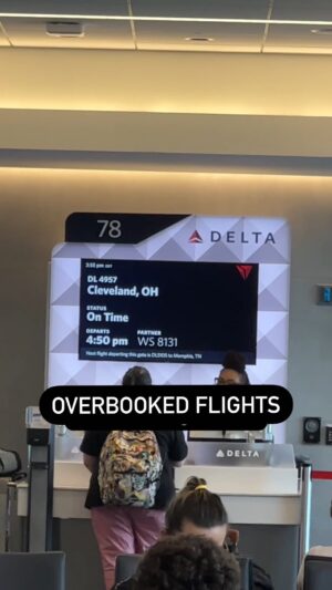 Kyne Santos Instagram - Have you ever been bumped off a flight because it was overbooked? Luckily it hasn’t happened to me yet 🤞🏽 but I did fly to Cleveland this past summer and they offered vouchers to anyone who volunteered to take a later flight! I probably would have done it if I didn’t have checked bags that I was worried about. 
The reason planes sometimes overbook is because of long mathematical formulas that dictate how they can optimize as much money as they can from each flight!