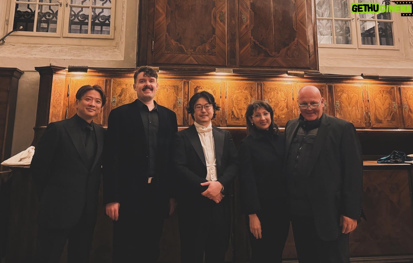 Kyohei Sorita - 7.9K Likes - Memorial Concert for W.A.Mozart at Stephansdom
-Soloist-
Soprano - Ileana Tonca
Alt / Countertenor - Daichi Fujiki @daichi_fujiki
Tenor - Ted Black @tedblacktenor
Bass - Wolfgang Bankl @wolfgang.bankl
@wienerstaatsoper
Orchestral - Wiener Domorchester
Conductor - Kyohei Sorita @kyoheisorita
ーーーーーーーー
Wiener Domorchester & ウィーン国立歌劇場のベテラン・ソリスト方、同歌劇場の男性合唱の皆さんとの『Requiem』
そして今回、指名させて頂いた藤木の兄貴にもサポートして頂き、大成功で幕を閉じました。終演後、ソプラノのIleanaさんの目には涙が…
一生忘れない貴重な日となりました。
📸
1)〜終わりの瞬間〜
追悼コンサートなので拍手は無し
代わりに消灯して大聖堂のベルでさようならの合図🔔
2)withスーパーソリスト
3)with心のサポーター
4)指揮台