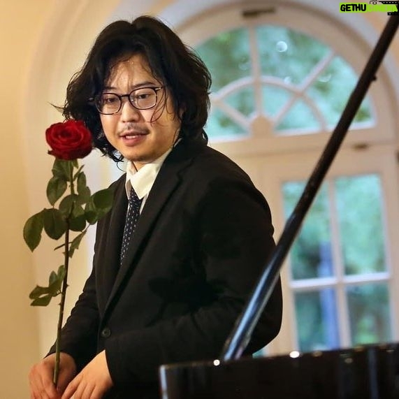 Kyohei Sorita - 13.3K Likes - It was a great honor to perform in the place where Chopin spent his time🇵🇱✨
And congratulations on your 30th anniversary as Artistic Director, my professor!!
At 77th Duszniki International Piano Festival 2022
Photo by Marek Grotowski
#chopin #poland #kyoheisorita