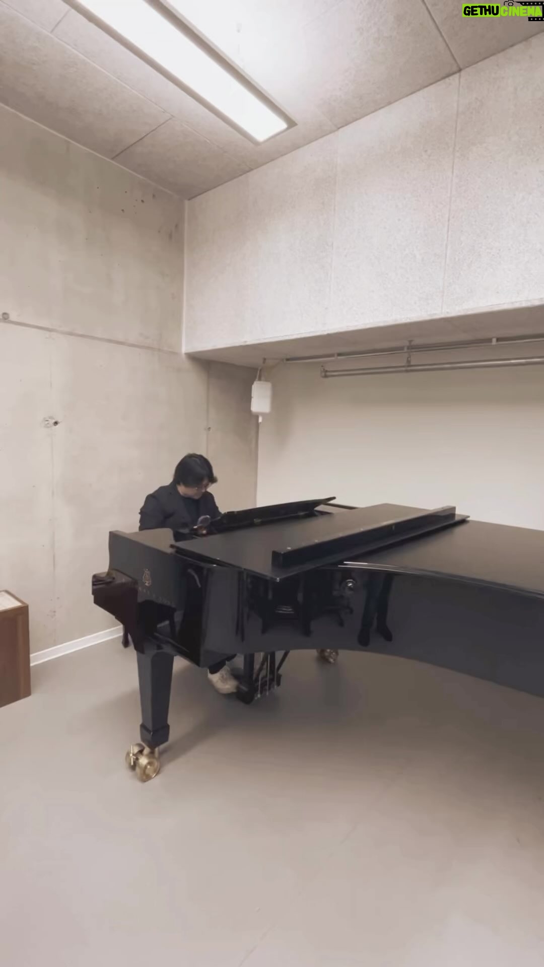 Kyohei Sorita - 8.3K Likes - This is my first performance with the Munich Philharmonic @munich_philharmonic .
I’m really really happy because I was looking forward to playing with amazing orchestra in Munich.
“Program”
Gubaidulina: Märchenpoem
Rachmaninow: Klavierkonzert Nr. 2 c-Moll op. 18
R. Strauss: Don Quixote op. 35
Jano Lisboa (Viola)
Michael Hell (Violoncello)
Kyohei Sorita (Klavier) @kyoheisorita
Münchner Philharmoniker
Rafael Payare (Leitung) @rafaelpayareconductor
Concerts it will be held (Might be a few tickets)
•March 22 at 8:00 p.m.
•March 23 at 6:30 p.m.
•March 24 at 8:00 p.m.
Place / Isarphilharmonie
Join us and have fun together.
#munich #kyoheisorita