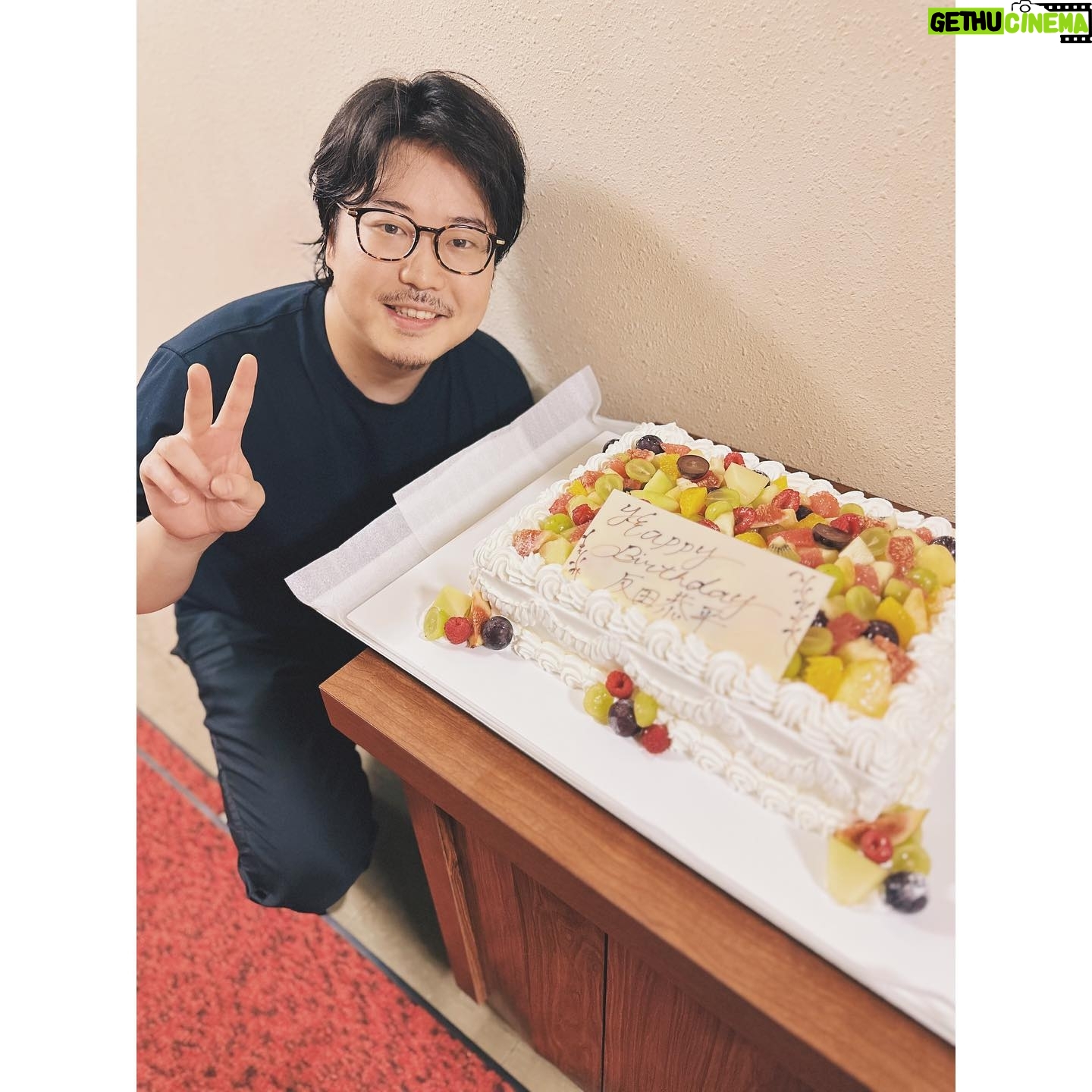 Kyohei Sorita - 11.3K Likes - 🍾I just turned 29 today✨
I really appreciate your kinds words and a lot of message on my birthday🎂
And thanks to all members of the @japan_national_orchestra !!!!!!!
It was memorable moment :)
One more thing, thanks to my family.
ーーーーーーーーー
🍾29歳になりました!
最後の20代、悔いのない様な一年にしたいです🔥
そしてJapan National Orchestraツアー中ということもあり、贅沢で最高のバースデーソングをサプライズで!!
感謝の心を忘れずにこれからも精進します。
ありがとうー!!
#反田恭平 #kyoheisorita