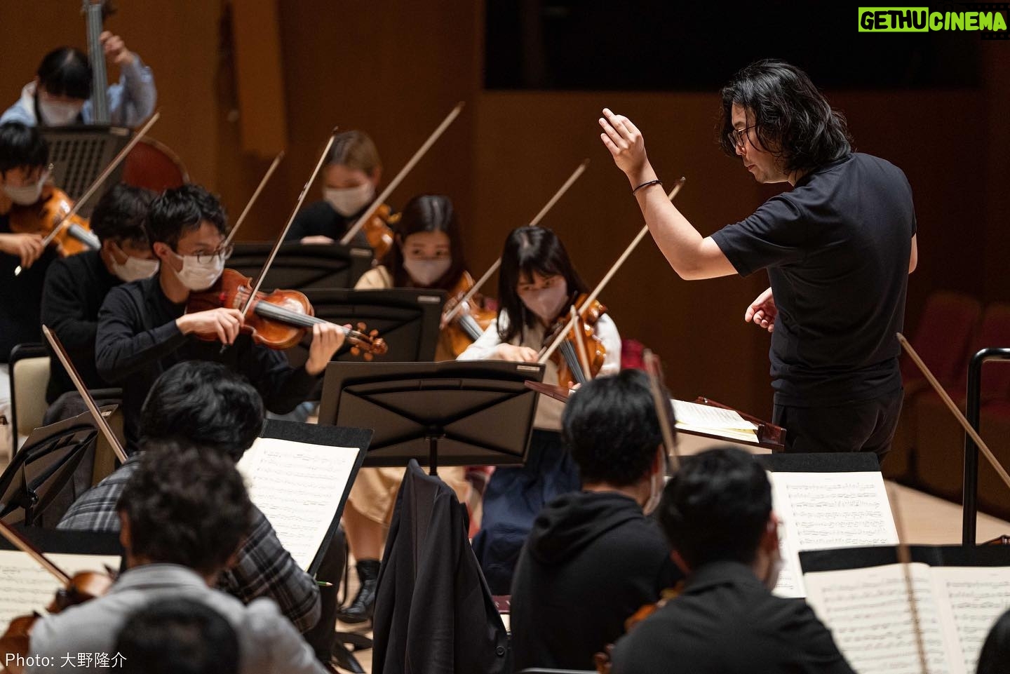 Kyohei Sorita - 10.8K Likes - Tours for the new season have started.
Conductor & Soloist : Kyohei Sorita
Concert Master : Kaoru Oe
Orchestra : Japan National Orchestra
L.v. Beethoven / Leonore Overture no.3 op.72b
W.A. Mozart / Symphony no.38 in D major K.504
—————————
L.v. Beethoven / Piano Concerto no.4 in G major op.58
All concerts sold out !!
See you soon !!!
(Photo by Minato Mirai Hall )
#JNO #japannationalorchestra
#kyoheisorita #kaoruoe #minatomiraihall