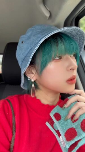 Kyoko Hinami Instagram - 今日はちょっとおでかけ..🛻💨
⋆
⋆
⋆
夏ぃな..🍦

#日南響子