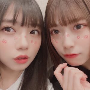 Kyoko Saito Instagram - .
2020.3.27 blog～
本日はデビュー1周年です👏
おめでとう🍜🍓
. 
#日向坂46 #けやき坂46 #齊藤京子#加藤史帆#佐々木美玲#佐々木久美#高本彩花#東村芽依#潮紗理菜#井口眞緒#柿崎芽実#高瀬愛奈#影山優佳#渡邉美穂#小坂菜緒#松田好花#富田鈴花#河田陽菜#濱岸ひより#金村美玖#丹生明里#宮田愛萌#上村ひなの
 #きょんこ#ラーメン大好き齊藤京子です #ひなあい  #デビュー1周年