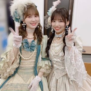 Kyoko Saito Instagram - 2021.9.26 blog〜

10月27日(水)発売の日向坂46の6thシングル『ってか』のミュージックビデオ、そして本日ジャケット写真が公開されました\( ¨̮ )/
　
MVはとても激しくストーリー性があってかっこよく、ジャケ写は"日向坂46の不思議な文化祭"がテーマのものとなっています🎬
　
🎬『ってか』MV
https://youtu.be/pZDqElqNW34
　
🎞『ってか』ジャケ写
https://www.hinatazaka46.com/s/official/page/6th_single

#日向坂46 #けやき坂46 #齊藤京子#加藤史帆#佐々木美玲#佐々木久美#高本彩花#東村芽依#潮紗理菜#井口眞緒#柿崎芽実#高瀬愛奈#影山優佳#渡邉美穂#小坂菜緒#松田好花#富田鈴花#河田陽菜#濱岸ひより#金村美玖#丹生明里#宮田愛萌#上村ひなの
 #きょんこ#ラーメン大好き齊藤京子です #ひなあい #日向坂で会いましょう #国民的彼女 #とっておきの恋人 #全国おひさま化計画2021