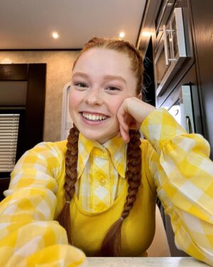 Kyra Leroux Instagram - Season 5 photo dump!!!🤪

Comment what you wanna see Britta get up to in season 6...😉
#riverdale #riverdalebts #riverdaleseason5