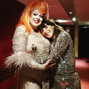 La Briochée Instagram - Une autre rencontre qui m'a bouleversé. ❤️

Quelle merveilleuse surprise tu nous as faite à mes soeurs et moi en venant partager la scène avec nous au Casino de Paris. 

C'est un véritable cadeau que je garderai précieusement dans mon coeur pour longtemps 

Encore merci @juliettearmanet

#dragqueen #dragrace #dragracefrance #dragracefr #dragracefrancelive #juliettearmanet #disco #queer #queerlove #queervisibility #transwoman #transvisibility #transgirl