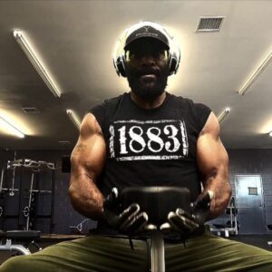 LaMonica Garrett Instagram - New location, (Marfa, Texas)  Same morning routine, Same grind.  Had the gym to myself, gotta core and and arm #workout in before we start filming this week. Gotta finish up strong before the holiday break. Can't wait for y'all to see what we've been up to w/ #LIONESS 💪🏾💪🏾 #1883TV @1923official @yellowstone #yellowstonetv @101studiosco @paramountplus #gymmotivation #fitnessmotivation #fitnessjourney #gymflow #abworkout #marines #marsoc #workoutmotivation #workethic #lamonicagarrett
