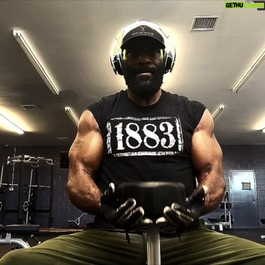 LaMonica Garrett - 2.6K Likes - New location, (Marfa, Texas) Same morning routine, Same grind. Had the gym to myself, gotta core and and arm #workout in before we start filming this week. Gotta finish up strong before the holiday break. Can't wait for y'all to see what we've been up to w/ #LIONESS 💪🏾💪🏾 #1883TV @1923official @yellowstone #yellowstonetv @101studiosco @paramountplus #gymmotivation #fitnessmotivation #fitnessjourney #gymflow #abworkout #marines #marsoc #workoutmotivation #workethic #lamonicagarrett