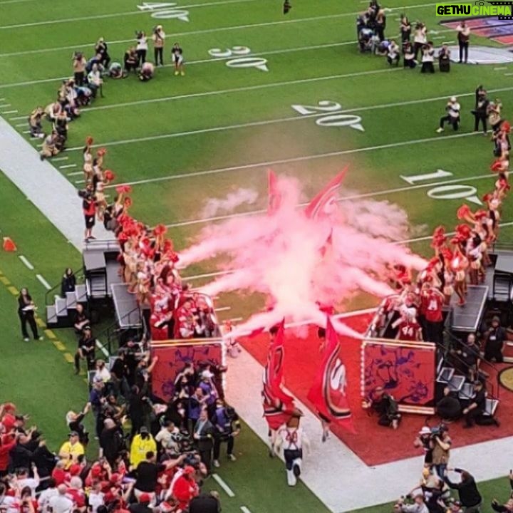 LaMonica Garrett - 2K Likes - SWIPE ⬅️ Thank you @paramountplus & @101studiosco for an amazing weekend in Vegas for #superbowl58 🍻
Didn't get the outcome I hoped for, but man was it a memorable few days... We'll get'm next season @49ers
BANG BANG! #ninerfaithful DoItForTheBay