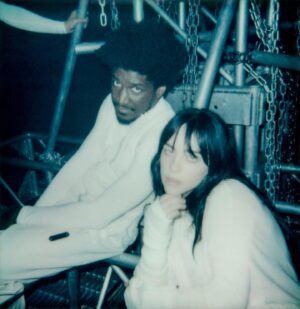 Labrinth Instagram - ⛓️⛓️🤍⛓️⛓️