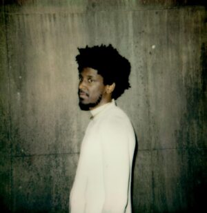 Labrinth Instagram - ⛓️⛓️🤍⛓️⛓️