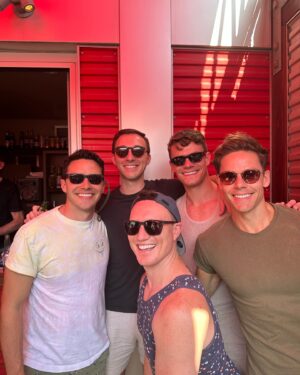 Lachlan Buchanan Instagram - Summery funnery ☀️😍

Have to admit, I’m a bit excited for #Autumn this year 🍁 

#summer #chicago #losangeles #mates #goodtimes #2023 #thelittlethings