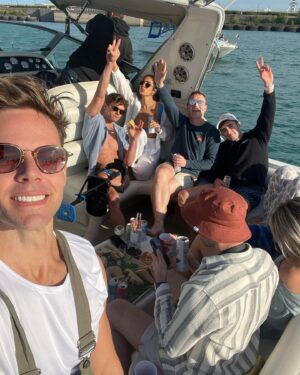Lachlan Buchanan Instagram - Some bits of a Chicago Summer so far…☀️😎🥳

#Chicago #Summer #Escape #Mates #FunInTheSun