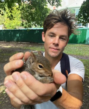 Lachlan Buchanan Instagram - Fall (Autumn in English) has been pretty cool so far. Pun intended haaaa 🎃 🍂 

#Fall #Autumn #Travel #Mates #DadJoke #GoodTimes #Paris #Michigan #BassLake #Chicago #BeesStings #ApplePicking #WeAreTheWeirdosMister