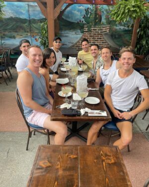 Lachlan Buchanan Instagram - Summery funnery ☀️😍

Have to admit, I’m a bit excited for #Autumn this year 🍁 

#summer #chicago #losangeles #mates #goodtimes #2023 #thelittlethings