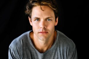Lachlan Buchanan Instagram - When you try to look cool, and you act like a fool 🤙🏻

Some random photo shoot action for fun 🛁
