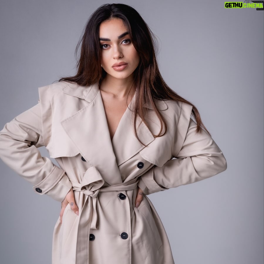 Laetitia Lina Derridj - 9.9K Likes - 🧥 @boohoo
📸 @mk1_photography
💄 @dalee_makeup
@bycristianis
